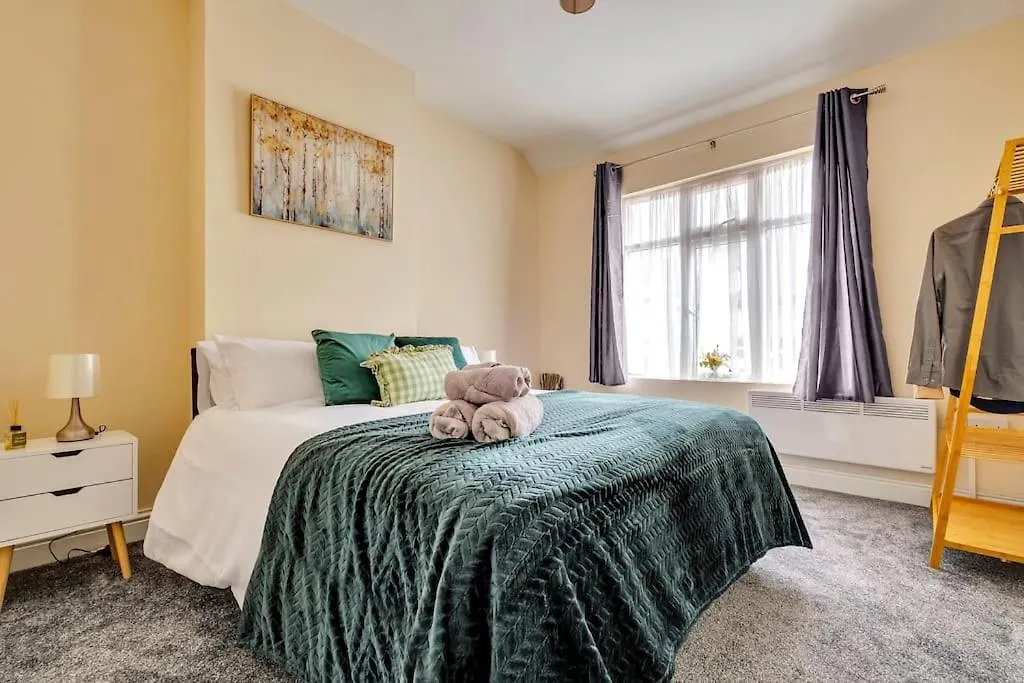Apartment Spacious London Home- 15 Minutes To Paddington Hayes