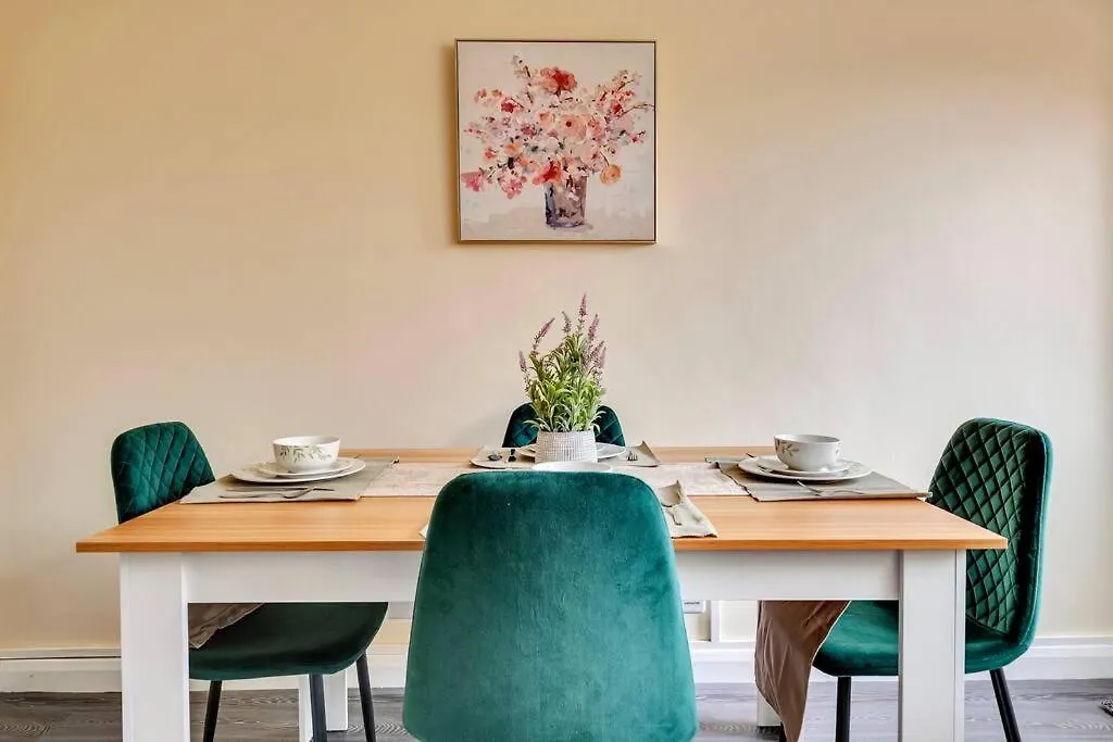 Spacious London Home- 15 Minutes To Paddington Hayes  United Kingdom