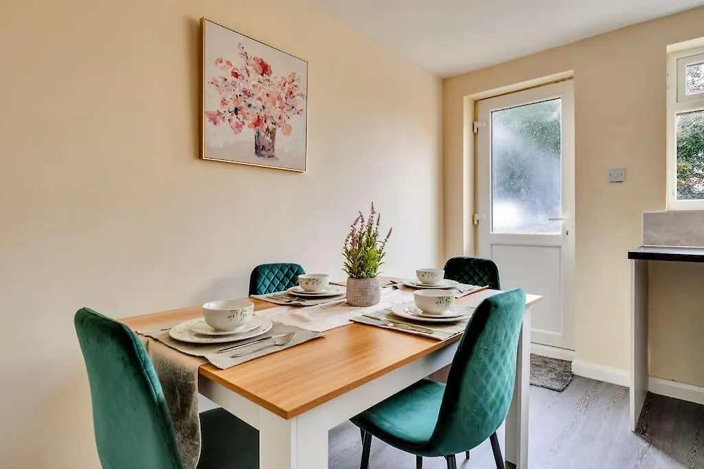 Spacious London Home- 15 Minutes To Paddington Hayes  0*, Hayes (Greater London) United Kingdom