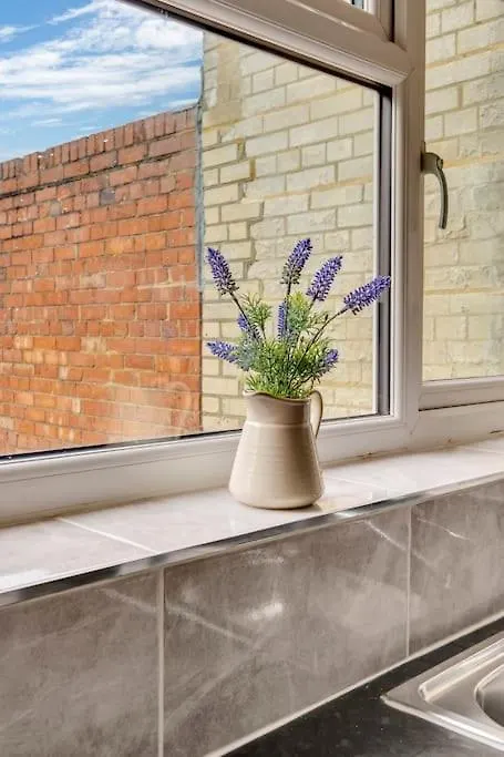 Spacious London Home- 15 Minutes To Paddington Hayes  0*, Hayes (Greater London)