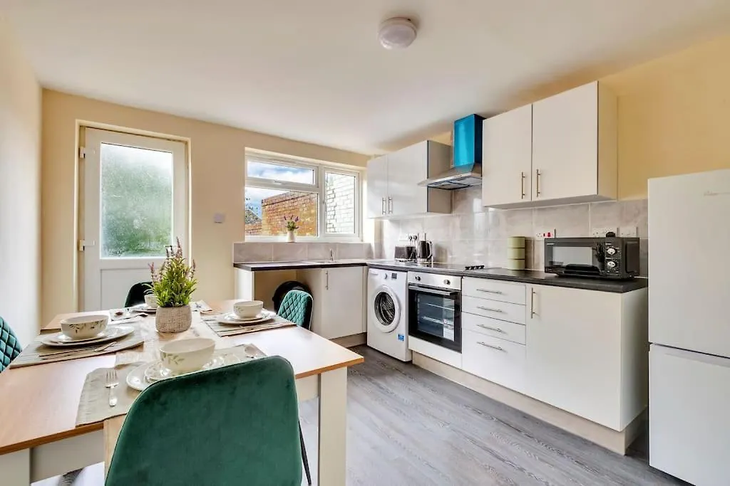 Apartment Spacious London Home- 15 Minutes To Paddington Hayes